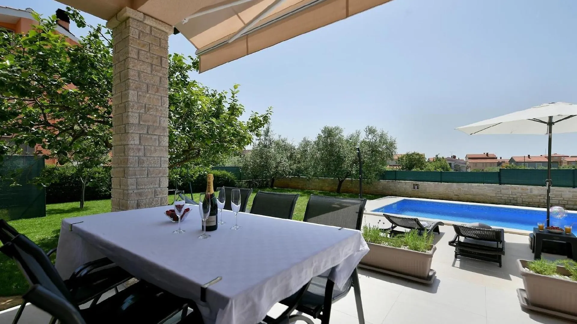 Ferienhaus Mit Privatpool Fuer 6 Personen Ca 100 Qm In Galizana, Istrien Istrische Riviera Kroatien